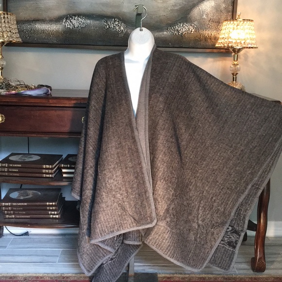 Shawl - Picture 2 of 3